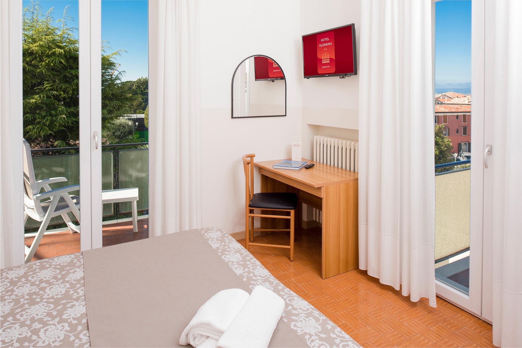 Hotel Taormina Бардолино Екстериор снимка