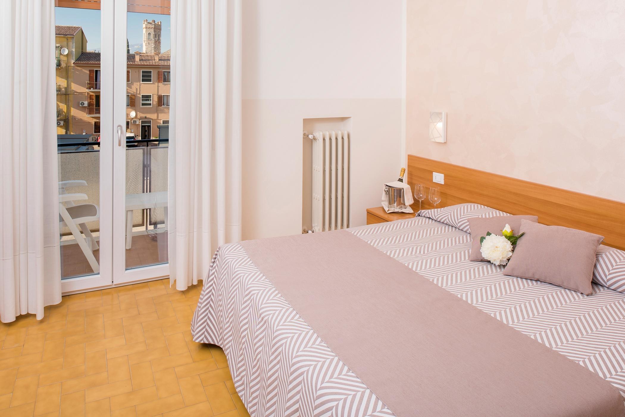 Hotel Taormina Бардолино Екстериор снимка