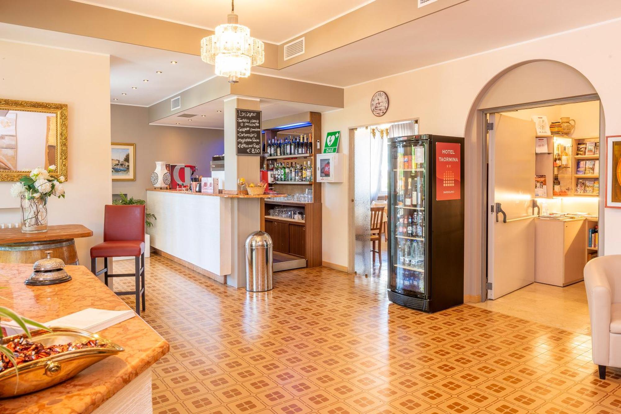 Hotel Taormina Бардолино Екстериор снимка