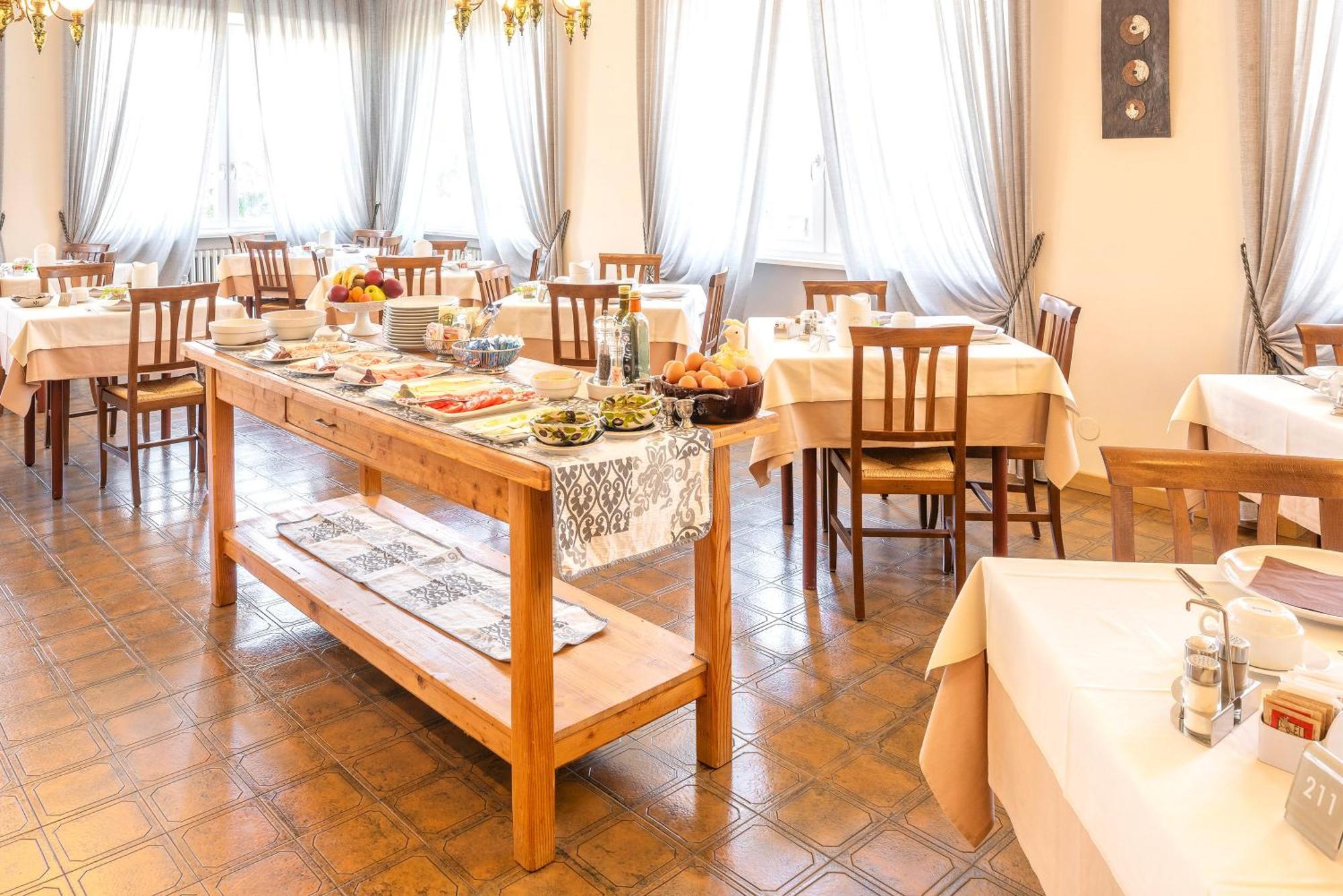 Hotel Taormina Бардолино Екстериор снимка