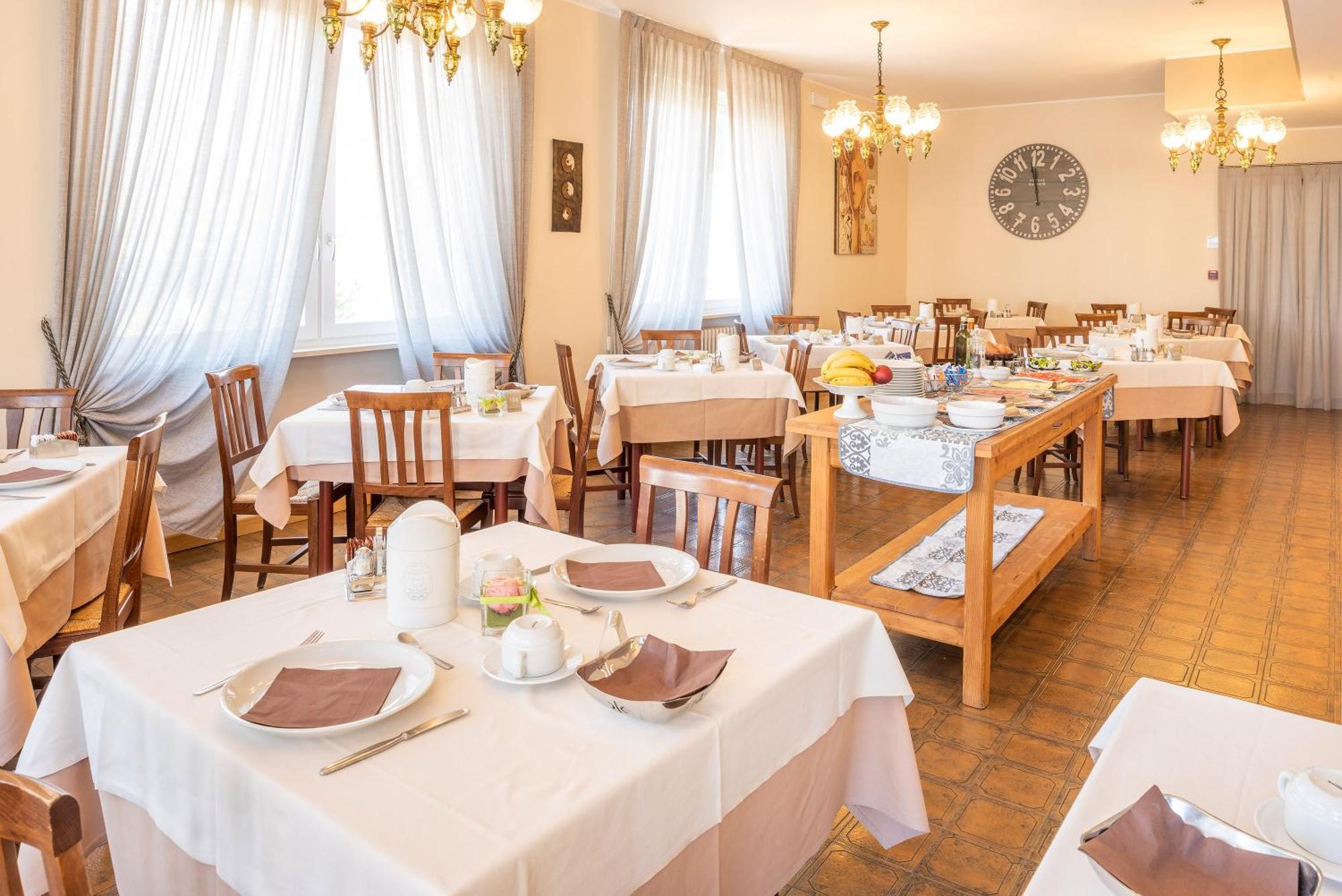 Hotel Taormina Бардолино Екстериор снимка