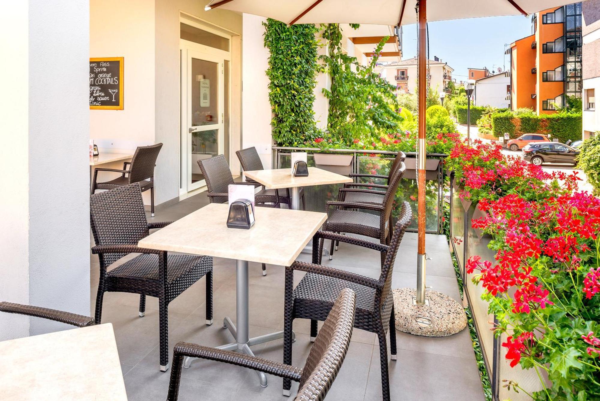 Hotel Taormina Бардолино Екстериор снимка