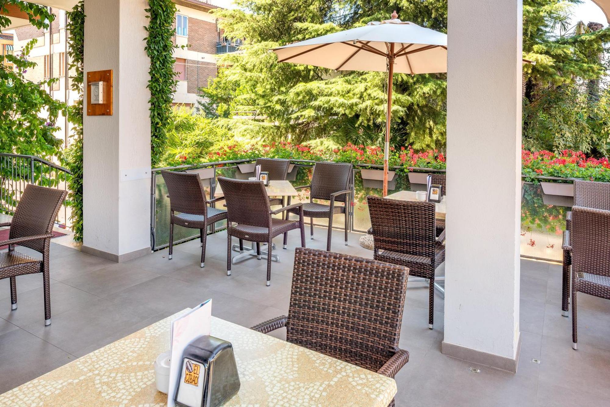 Hotel Taormina Бардолино Екстериор снимка