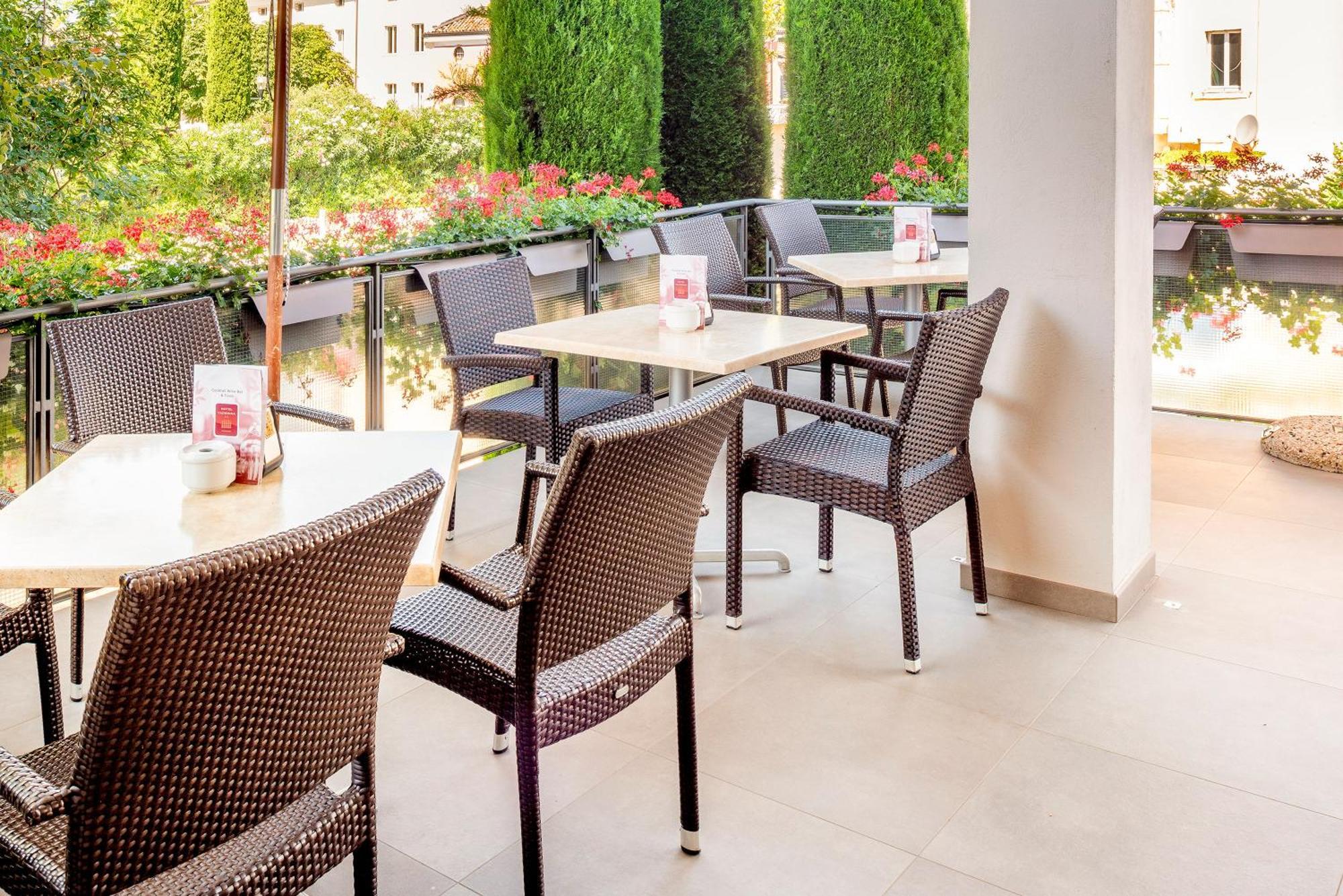 Hotel Taormina Бардолино Екстериор снимка
