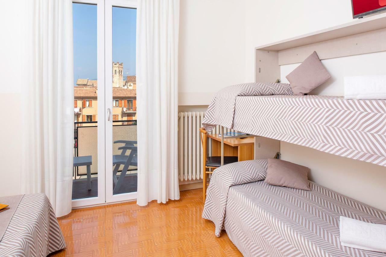 Hotel Taormina Бардолино Екстериор снимка